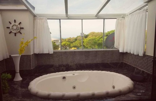 Ingleses Sul House | House with hydromassage sea view 250 meters from the beach.