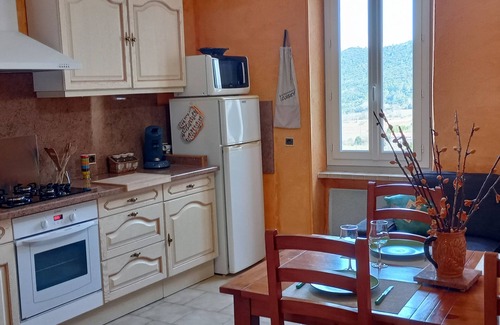 Liausson House | HOUSE WITH LANDSCAPED ROOF TERRACE AND PANORAMIC LAKE VIEW