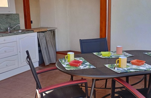 Liausson House | HOUSE WITH LANDSCAPED ROOF TERRACE AND PANORAMIC LAKE VIEW