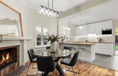 Cheltenham House | House with Large Garden and Backyard Studio