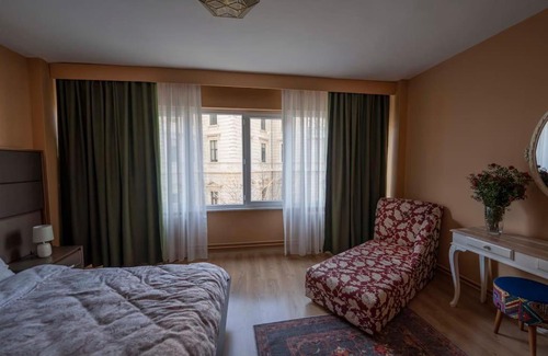 Cihangir Apartment | House with magnificent Bosphorus and Taksim view