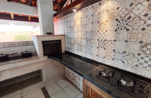 Itagua House | House with pool and air conditioning in the heart of Ubatuba next to Proj. Tamar