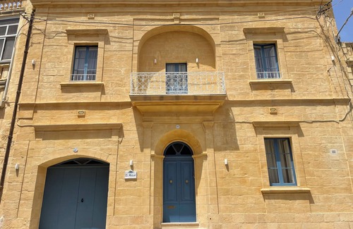 Nadur House | House with pool for 10 persons, central yet quiet area