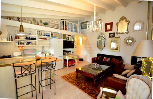 Costitx Ski Chalet | House with pool in beautiful surroundings. Mia