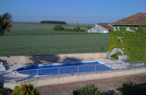 Rouffiac House | House with pool in the vineyards of Cognac