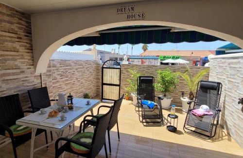 La Siesta House | House with roof terrace