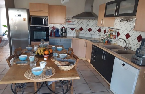 Rabastens House | House with swimming pool, at the foot of the vines, for family and friends.