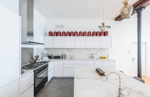 Chartrons House | House with swimming pool, jacuzzi and sauna in the center of Bordeaux