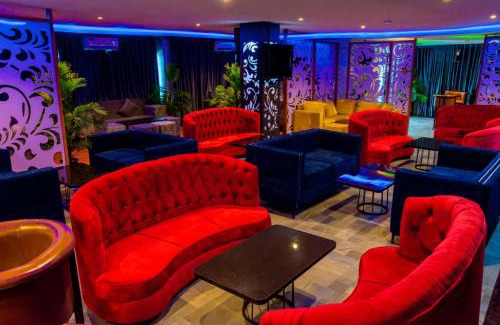 Oshodi-Isolo Hotel | House10 luxury hotel and suites