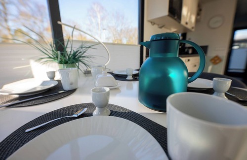 Bad Bederkesa House | Houseboat 7 Starfish. Picturesque by the lake and unconventional.