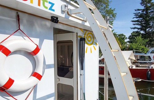 Schmoeckwitz Boat Rental | Houseboat FIONA for 4 people in Berlin-Schmöckwitz