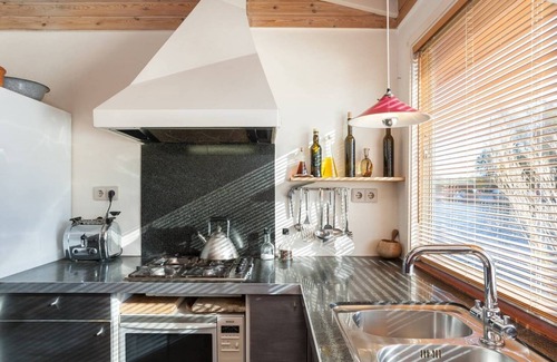 Vinkenkade Boat Rental | Houseboat with beautiful view.