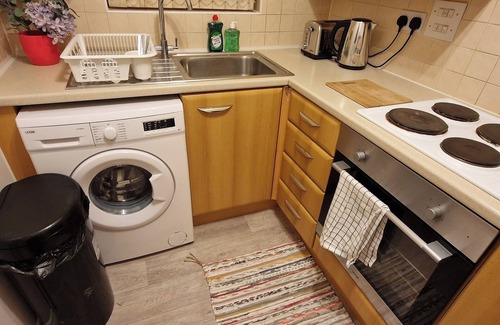 Darlaston House | HouseSleeps5-Garden-Parking-FamilyFriendly