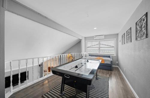 Clodine House | Houston Pool Escape Games Wifi Parking Pet