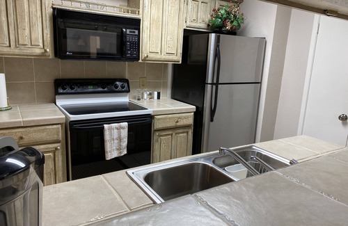 Braeswood Place Condo | Houston TX NRG-Med CTR/RICE U - ALL Inclusive 2B/2B