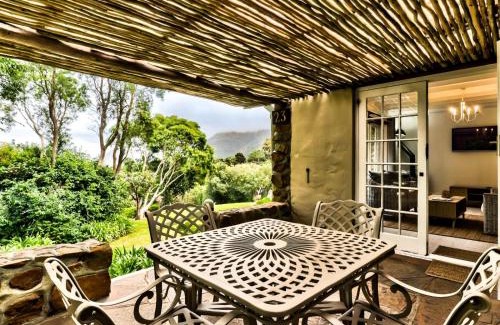 Constantia House | Houtkapperspoort Mountain Cottages