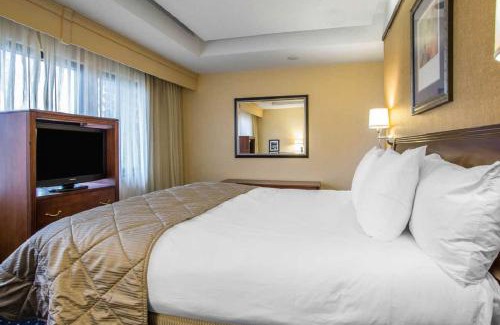 Merrillville Hotel | Howard Johnson by Wyndham Merrillville