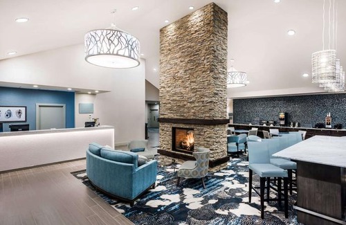 Middletown Hotel | Howard Johnson by Wyndham Middletown Newport Area