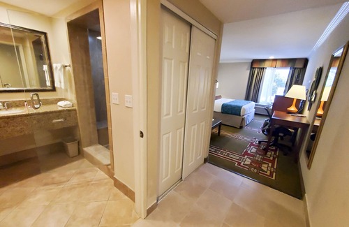 Pasadena Hotel | Howard Johnson by Wyndham Pasadena