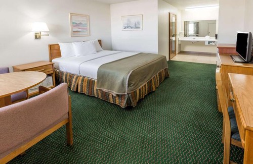 Roseburg Hotel | Howard Johnson by Wyndham Roseburg