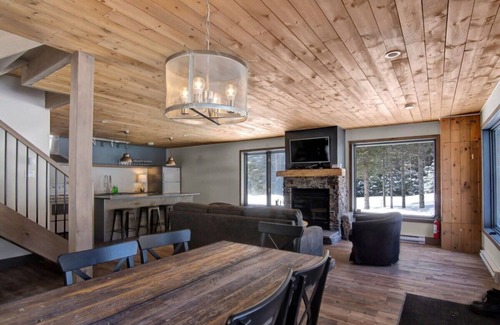 St-Adolphe-d'Howard Ski Chalet | Howard Lodge- large group accomodation