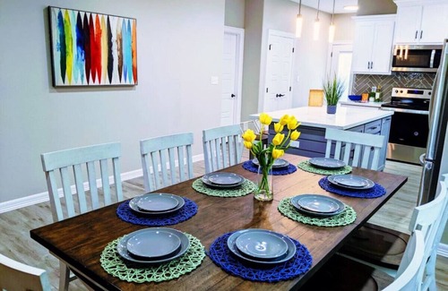 Flour Bluff House | Howdy Holiday: Modern Family Getaway