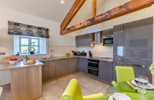 Fourstones Near Bentham House | Howgills Barn