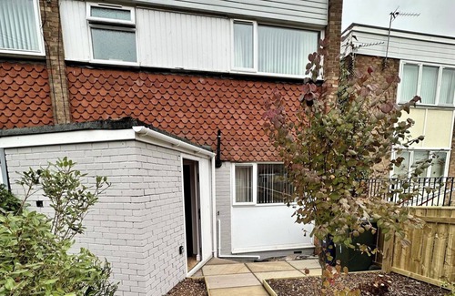 Newcastle-upon-Tyne House | Howick House-Sleeps 5-Pet friendly-Parking-Garden