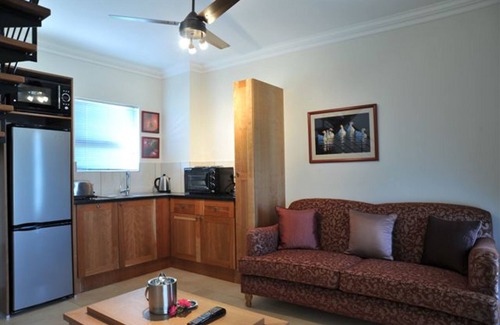 Greater Johannesburg Metropolitan Area Hotel | Hoyohoyo Chartwell Lodge