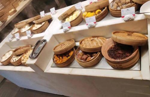 Baqiao Hotel | HUALUXE Xi'an Chanba by IHG-西安浐灞华邑酒店-Near Xi'an International Convention Exhibition Center and Shopping mall and The Romantic show of Xi'an-Free Luggage Storage-English Service