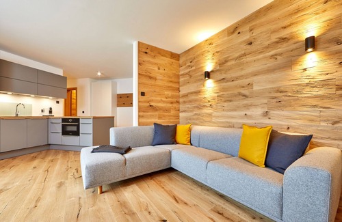 Garmisch-Partenkirchen Apartment | Hubertus 13 - bright flat in modern alpine style with large terrace and garden