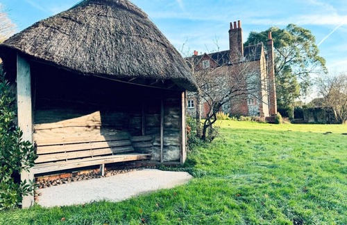 Goring House | Huckleberry farm - Pet friendly farmhouse