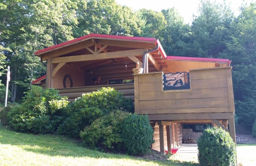 Crumpler House | Huckleberry Hideaway Blue Ridge Mountains North Carolina!
