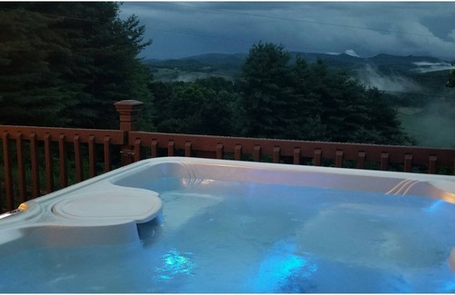 Crumpler House | Huckleberry Hideaway Blue Ridge Mountains North Carolina!