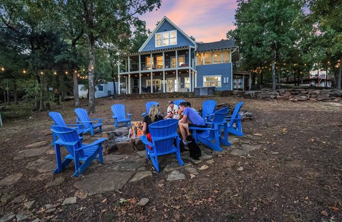 Hoyt House | Huckleberry Lodge on Lake Eufaula