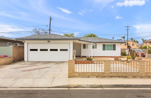 Port Hueneme House | Hueneme Beach Village Myrna