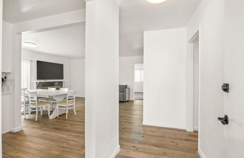 Port Hueneme House | Hueneme Beach Village Myrna