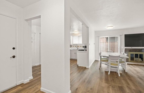 Port Hueneme House | Hueneme Beach Village Myrna