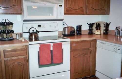 Paradise Valley Village Condo | HUGE 1BR! WiFi, Pools, Fitness! Walk to golf, shops, restaurants