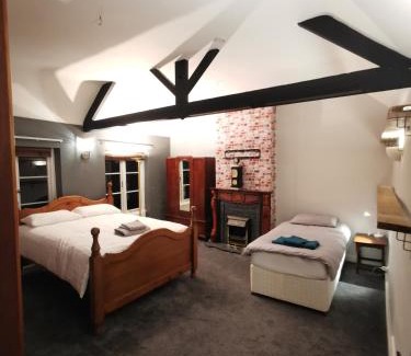 Darlington Apartment | Huge 6-Bed Apartment in Darlington Centre