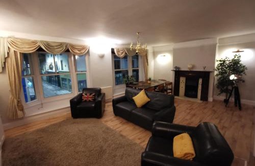 Darlington Apartment | Huge 6-Bed Apartment in Darlington Centre