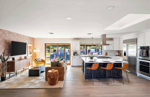 Shea North Estates House | Huge 7 BR w/Pickleball~Pool~Playset~HotTub~Arcade