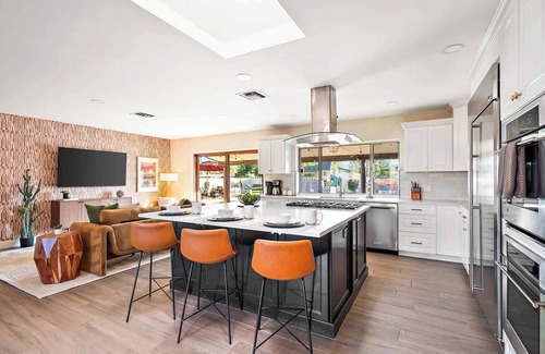 Shea North Estates House | Huge 7 BR w/Pickleball~Pool~Playset~HotTub~Arcade