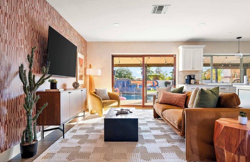 Shea North Estates House | Huge 7 BR w/Pickleball~Pool~Playset~HotTub~Arcade