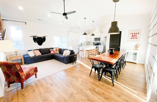 Naches House | Huge Fenced Yard Near Town and The Mountains