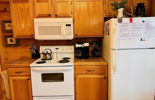 Ringold Cabin | Huge fire pit, NEW hot tub, outdoor deck, quiet area, less than a mile to lake