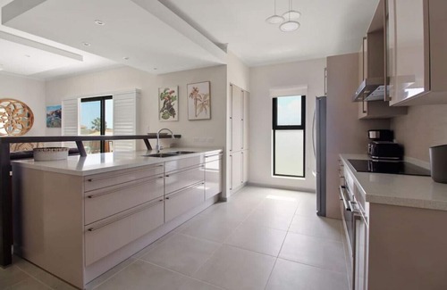 Gold Coast Apartment | Huge & Gorgeous 8BR Villa in Luxury Resort at Oro by Bocobay