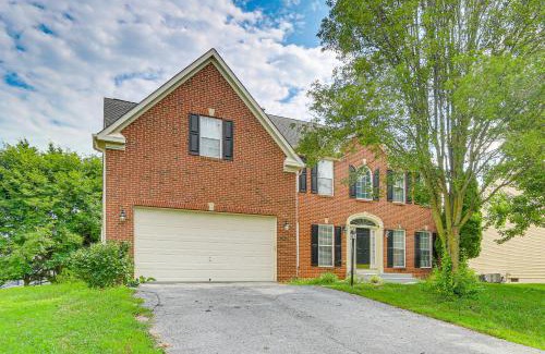 Robinwood House | Huge Hagerstown Home with Deck about 4 Mi to Downtown!