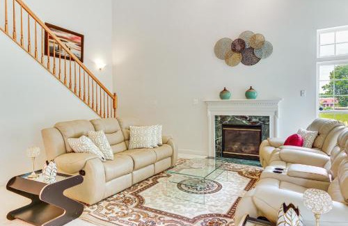 Robinwood House | Huge Hagerstown Home with Deck about 4 Mi to Downtown!