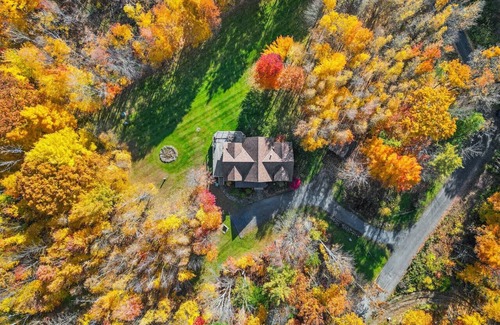 Hinesburg Cabin | Huge Log Cabin by Lake 22 PPL